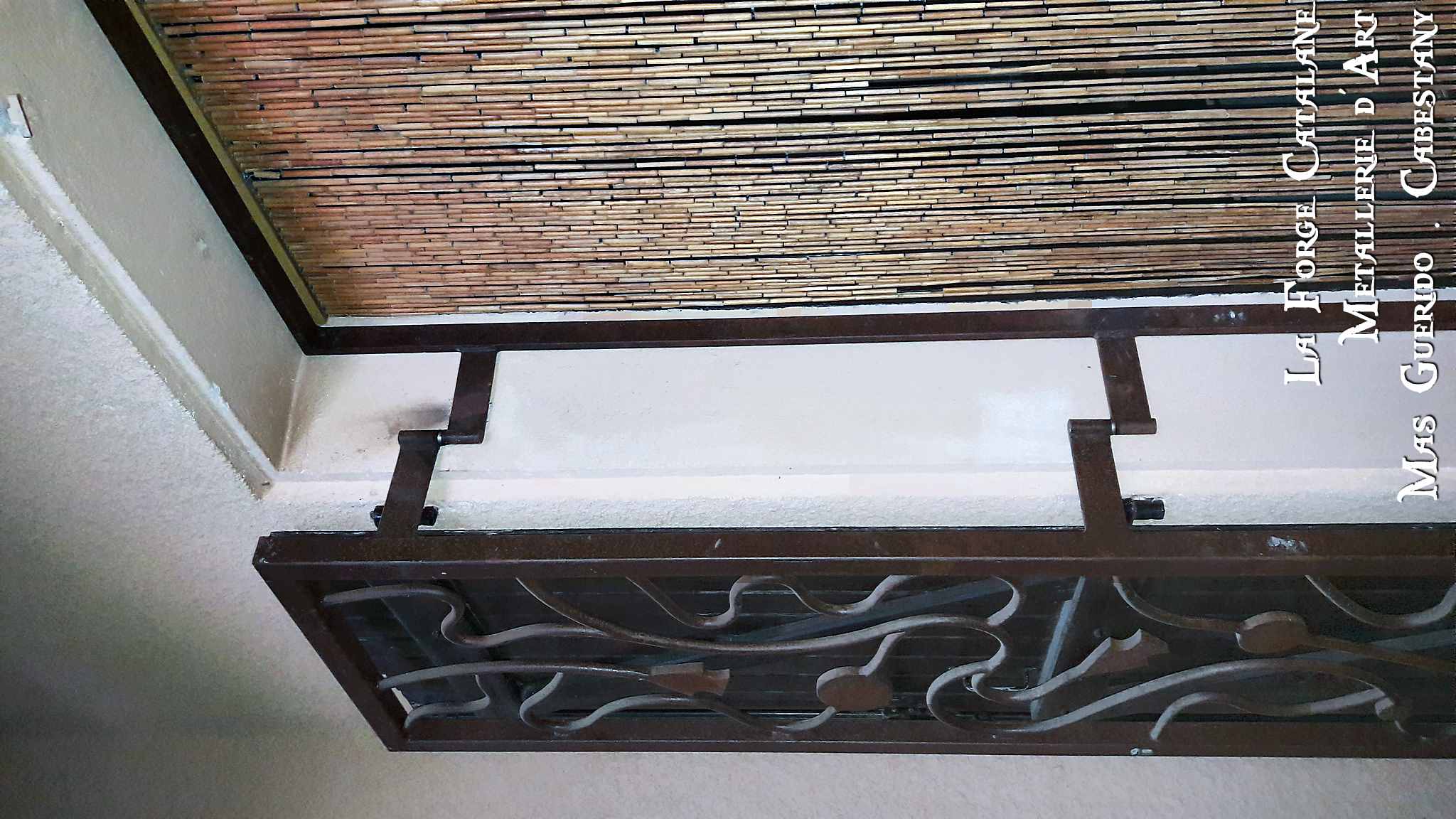 detail paumelles deportee La Forge Catalane Cabestany.jpg